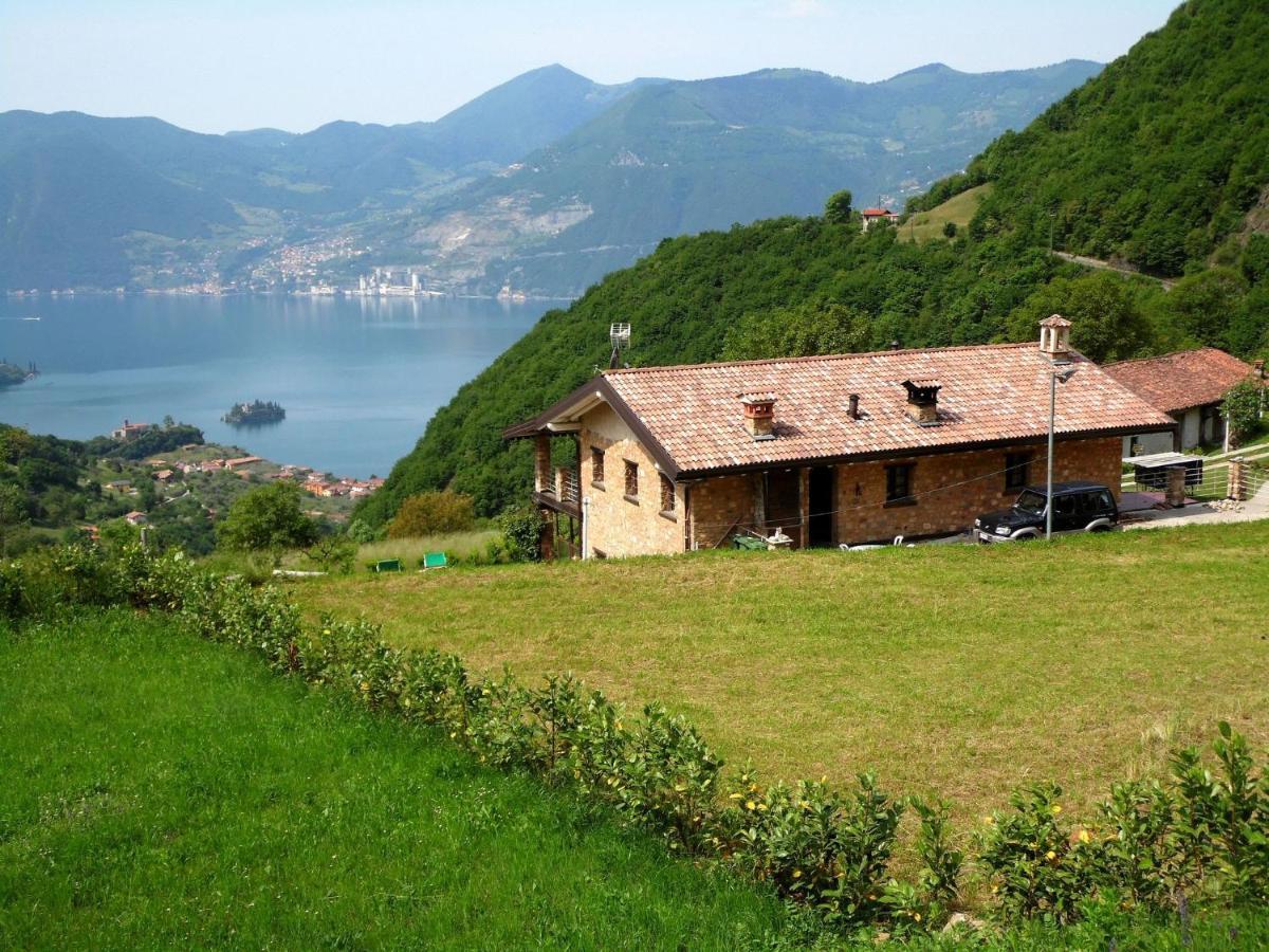 Cozy Chalet At Marone Lake Lombardy With Pool Ngoại thất bức ảnh
