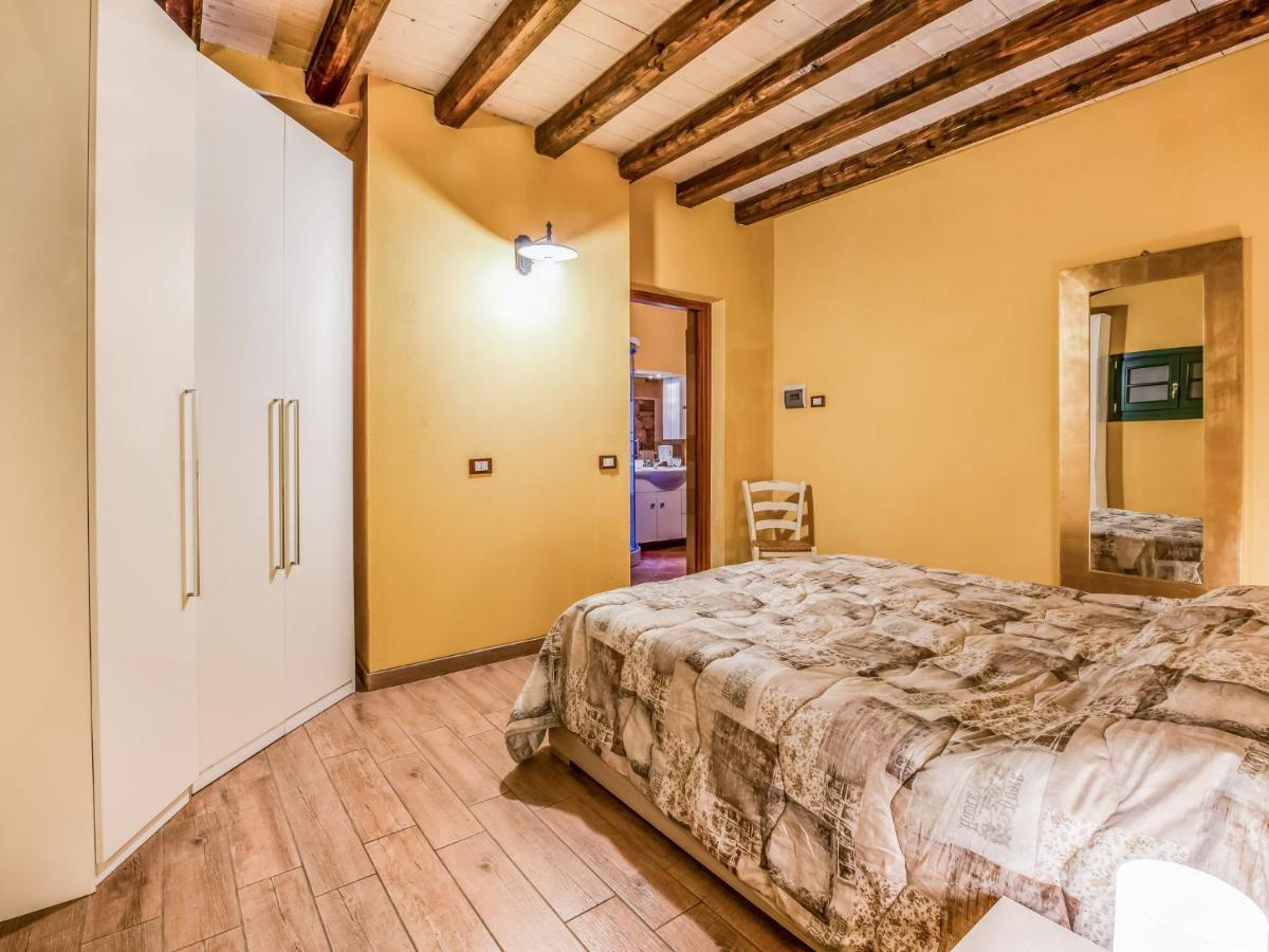 Cozy Chalet At Marone Lake Lombardy With Pool Ngoại thất bức ảnh