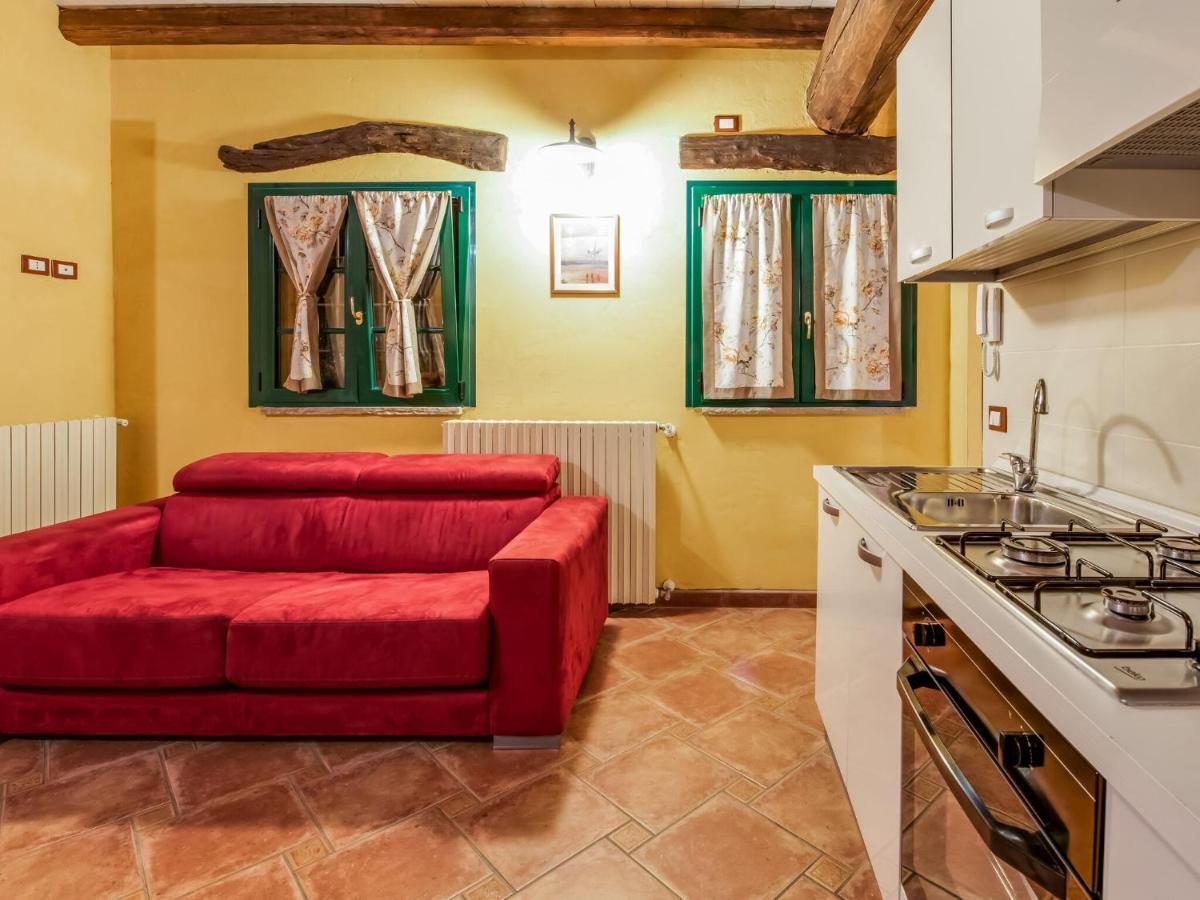 Cozy Chalet At Marone Lake Lombardy With Pool Ngoại thất bức ảnh