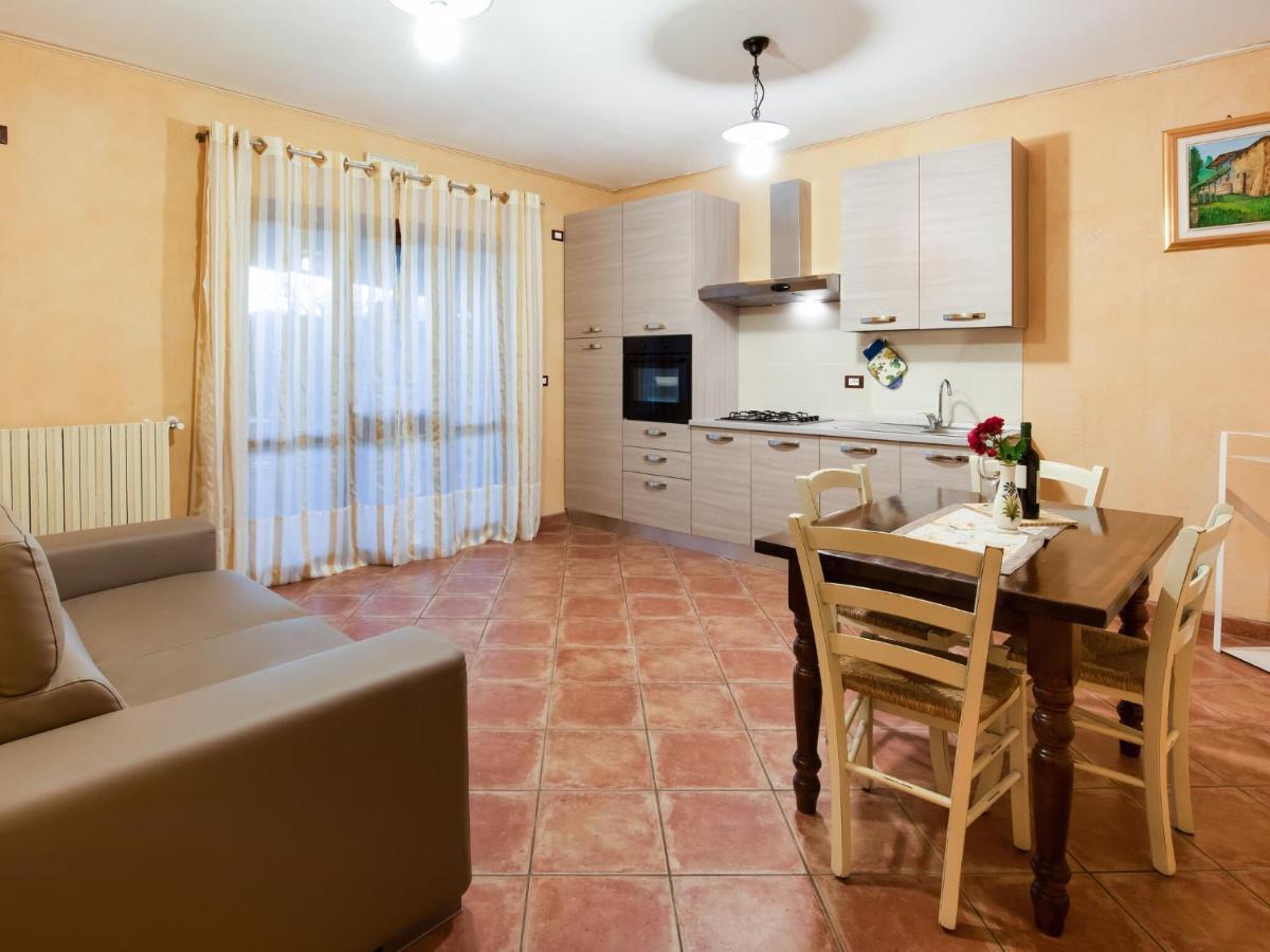 Cozy Chalet At Marone Lake Lombardy With Pool Ngoại thất bức ảnh